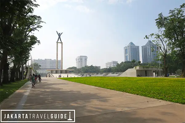 The walkway to the West Irian Liberation Monument in Lapangan Banteng park