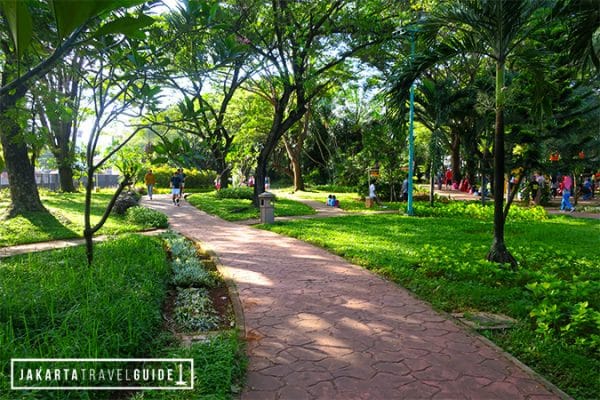 Visiting Taman Jogging 1, Jakarta - Jakarta Travel Guide