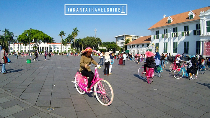 tourist guide jakarta