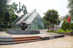 Visiting Taman Menteng Park in Jakarta - Jakarta Travel Guide